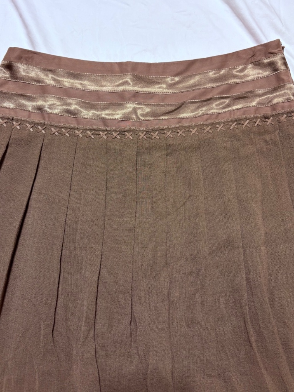 Designer Vintage 2002 Stefanel Brown Satin Trim Pleated Midi Skirt Size 6 - Picture 5 of 10